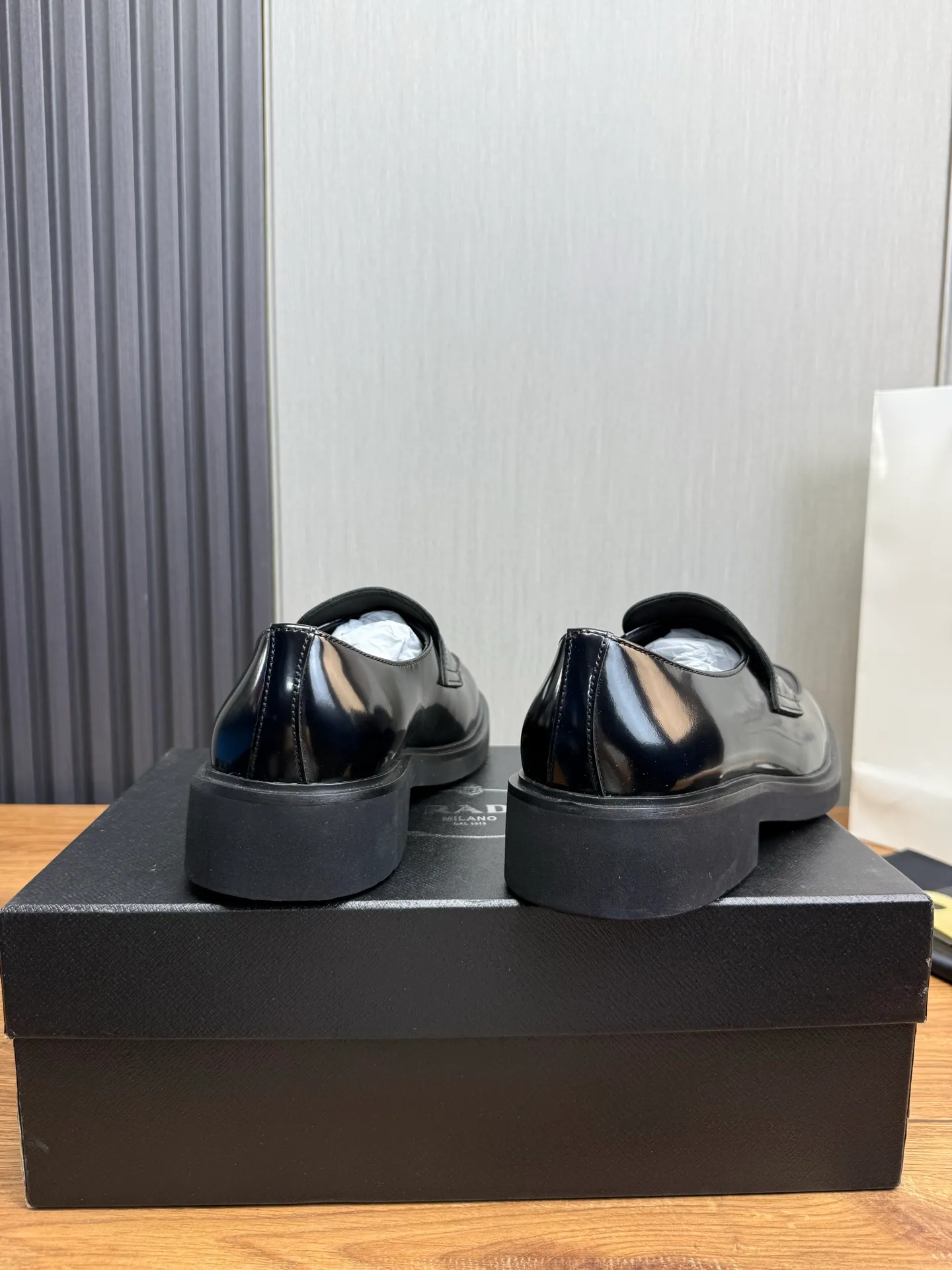 Men's shoes 💰840💰 [PRADA] New models synchronized with the official website, high-quality shipments ✔️Hot-sellers🔥 Original cowhide. Open edge beaded cowhide + cowhide lining, 1🆚1 replica, original lightweight foam outsole, 38-45 (men's 38.45 custom-made, non-refundable)